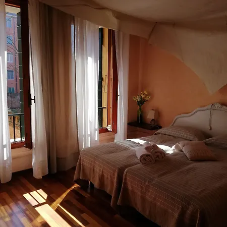 Il Veliero Romantico Oda ve Kahvaltı Venedik