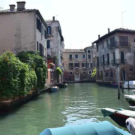 Il Veliero Romantico Oda ve Kahvaltı