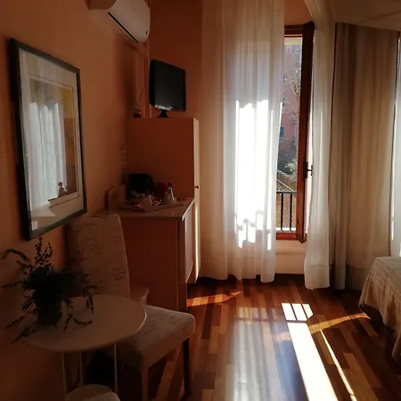 לינה וארוחת בוקר Il Veliero Romantico 2*