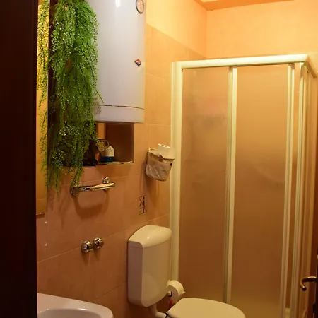 לינה וארוחת בוקר Il Veliero Romantico 2*